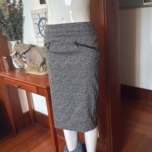 Eliane Rose pencil skirt size 6, lightweight material and stretchy